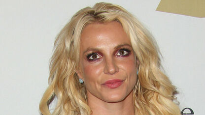 Holy moly! Britney Spears zingt live en het is niet om aan te horen
