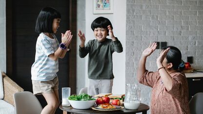 Eten klaar: hoe krijg je je kinderen aan tafel en hoe houd je ze ook aan tafel?