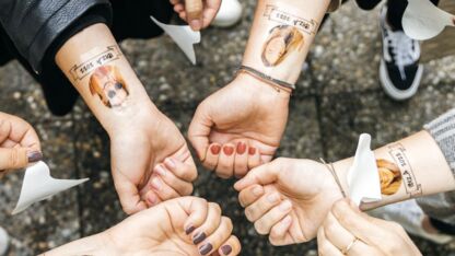 Hoe leuk: personaliseer nep tatoeages met eigen foto's