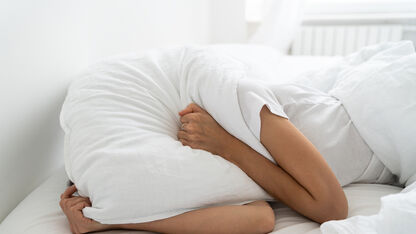Dit is waarom slapen naast een snurkende partner slecht is voor je gezondheid