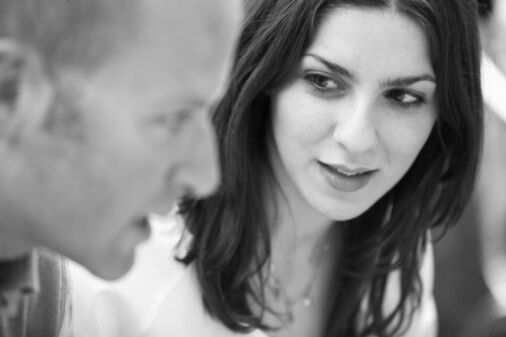 Flirten terwijl je een relatie hebt: go or no go? Flirten Terwijl Je Een Relatie Hebt: Go Or No Go?