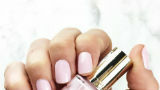 Deze nagellak verzorgt én ruikt vet lekker! 