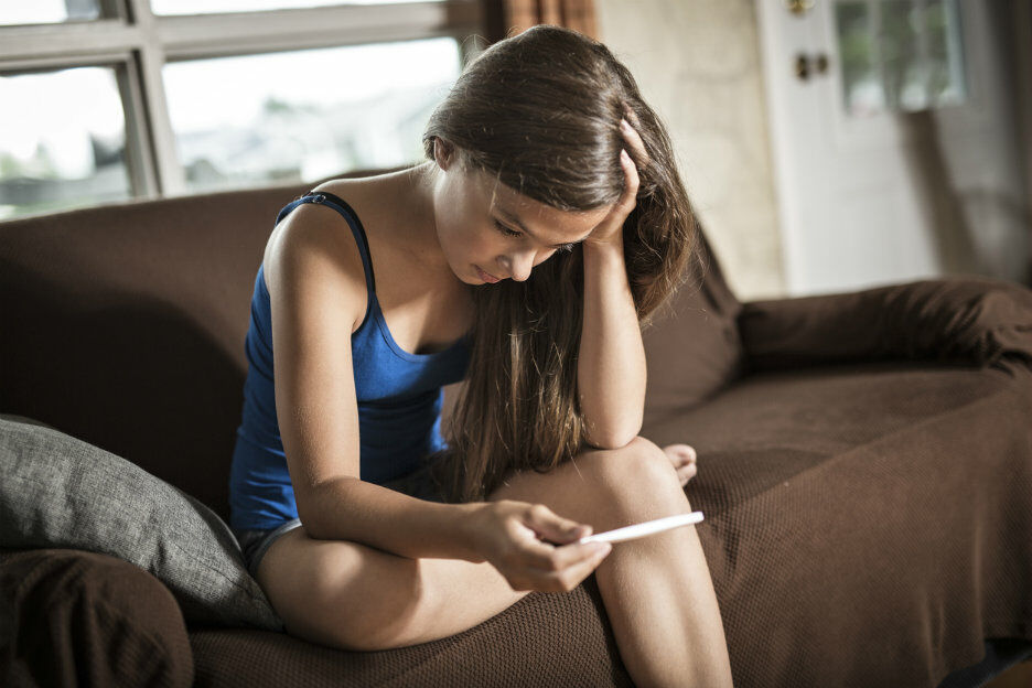 Heftig: Dit meisje deed een abortus bij zichzelf