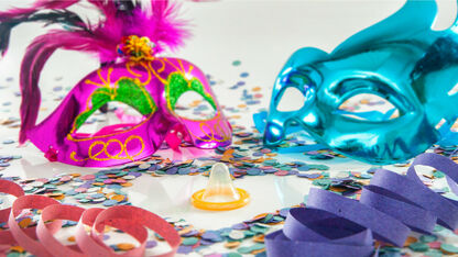 Flopwip: Carnavalseks op de hotelkamer... zonder condoom