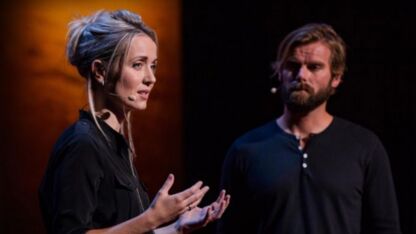 Vrouw geeft TED Talk samen met de man die haar verkrachtte