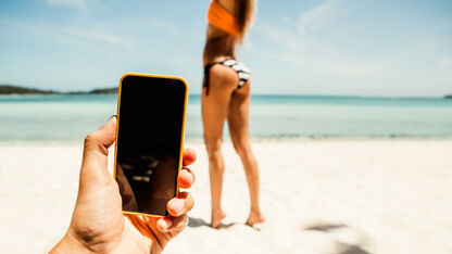 Ze.nl onderzoekt: 9 op de 10 vrouwen wil niet met bikinifoto op social media