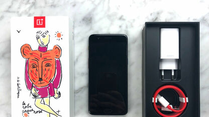 WIN: Limited edition OnePlus 5 ontworpen door Jean-Charles de Castelbajac