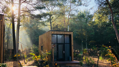 Een weekendje volledig opladen doe je in een Tiny House van Droompark De Zanding