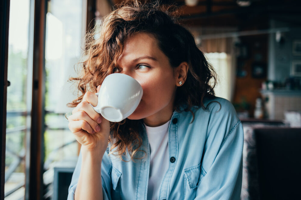 Waarom je 's ochtends liever niet twee kopjes koffie achter elkaar drinkt