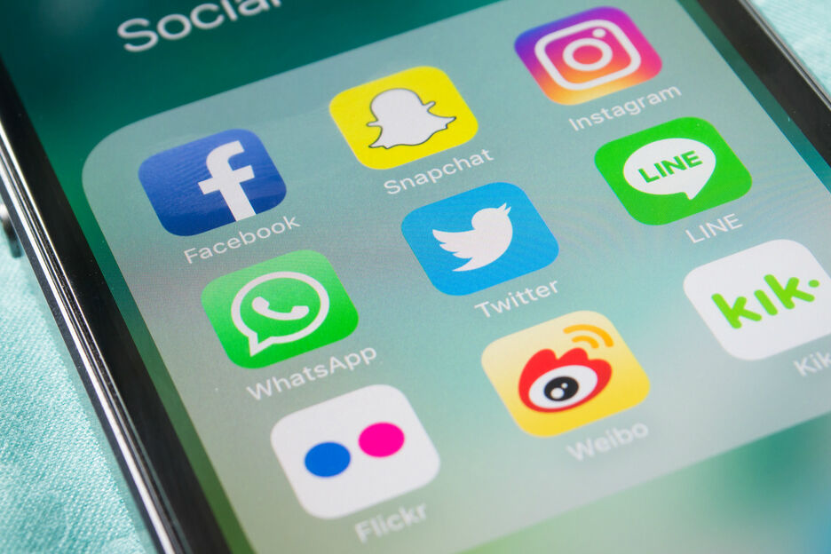 Dit is waarom je nooit omhoog moet swipen om Whatsapp af te sluiten