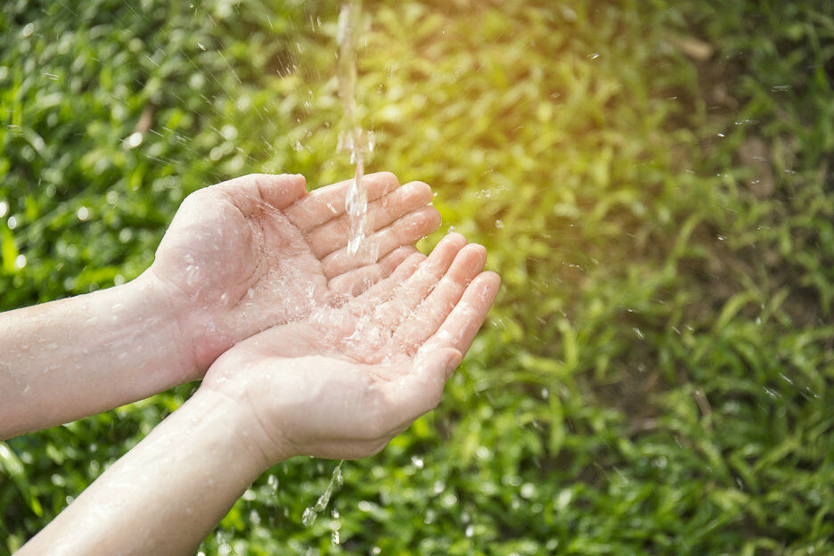 Wat?! Rauw water drinken is een nieuwe hype