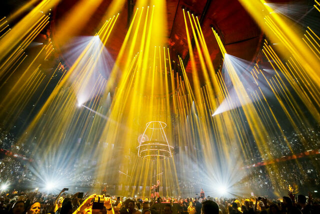 Vliegende Vrienden van Amstel Live
