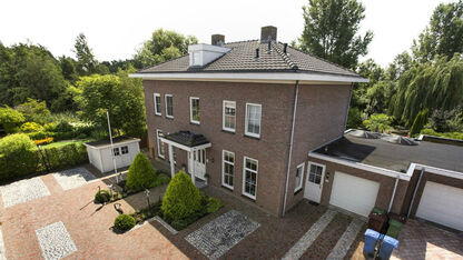 FUN-da: Deze Hollywood-villa met zwembad en palmbomen staat 'gewoon' in Alphen aan de Rijn