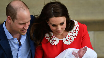 Zo zoet: de eerste officiële kiekjes van royal baby Louis