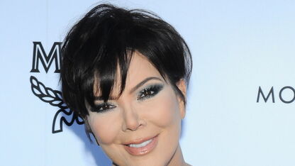 Jaloers! Kris Jenner krijgt een gigantische champagne automaat cadeau