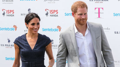 Foto: Meghan Markle krijgt kritiek op 'te korte' jurk