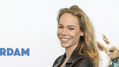Foto: Nicolette Kluijver in haar modellenperiode met blauwe wenkbrauwen