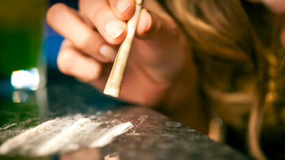 Lauren (30) was verslaafd aan cocaïne: ‘Wekelijks ging er soms 230 euro doorheen’