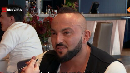 Kijkers First Dates vreten zich op: 'Vrouwen kunnen niet autorijden'