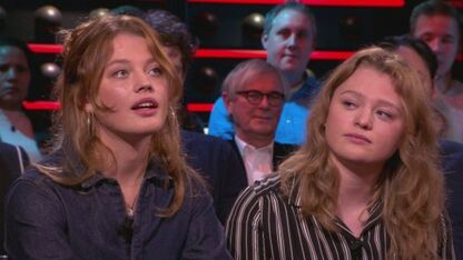 Kijkers reageren emotioneel op zusjes met Usher Syndroom in DWDD