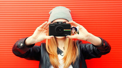 Lidl aanbiedingen: Mega zwembad, Polaroid camera, espadrilles