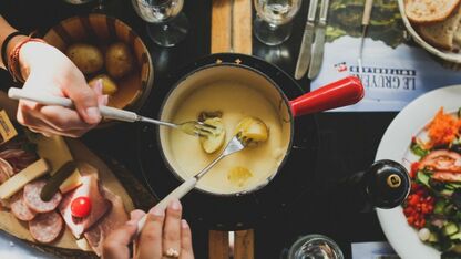 Zelf kaasfondue maken: ons ultieme weekendrecept