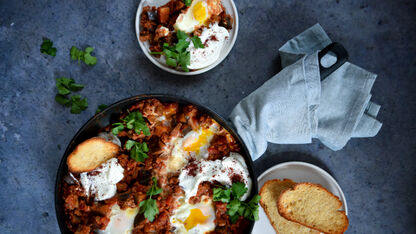 Vega recept: Kruidige aubergine shakshuka vega fijngehakt