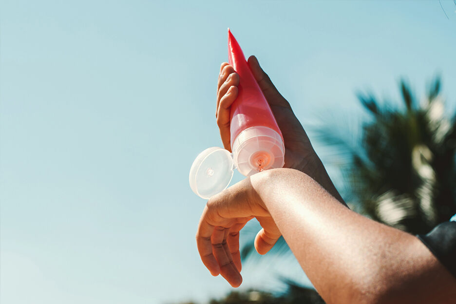 Zonnebrandcrème van vorig jaar: wel of niet gebruiken?
