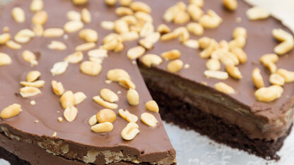 Een stukje hemel: vegan Snickers taart 