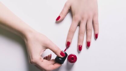 Waarom je nagellak NOOIT moet schudden