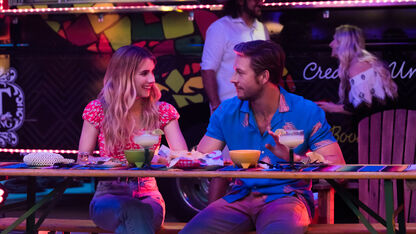 De hilarische feestdagenfilm Holidate is een nieuwe must see op Netflix