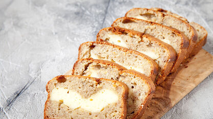 Dit recept voor cheesecake bananenbrood wordt je nieuwe favoriet