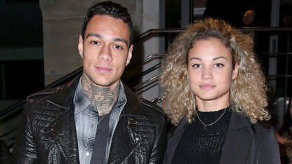 Roze of blauwe muisjes? Gregory van der Wiel maakt geslacht van kindje bekend 