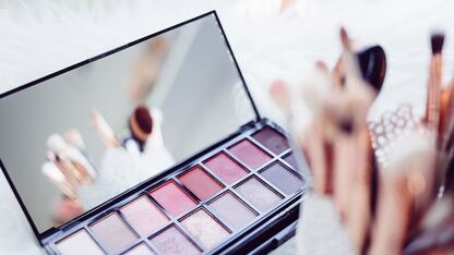 Zoveel vrouwen negeren de houdbaarheidsdatum van hun make-up 