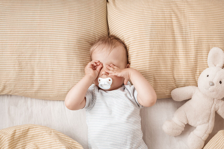 pasgeboren baby doorslapen