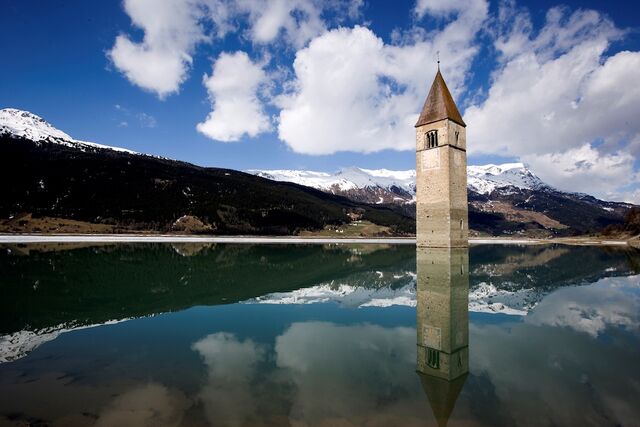 Graun Lake Reschen Bell Tower Italië