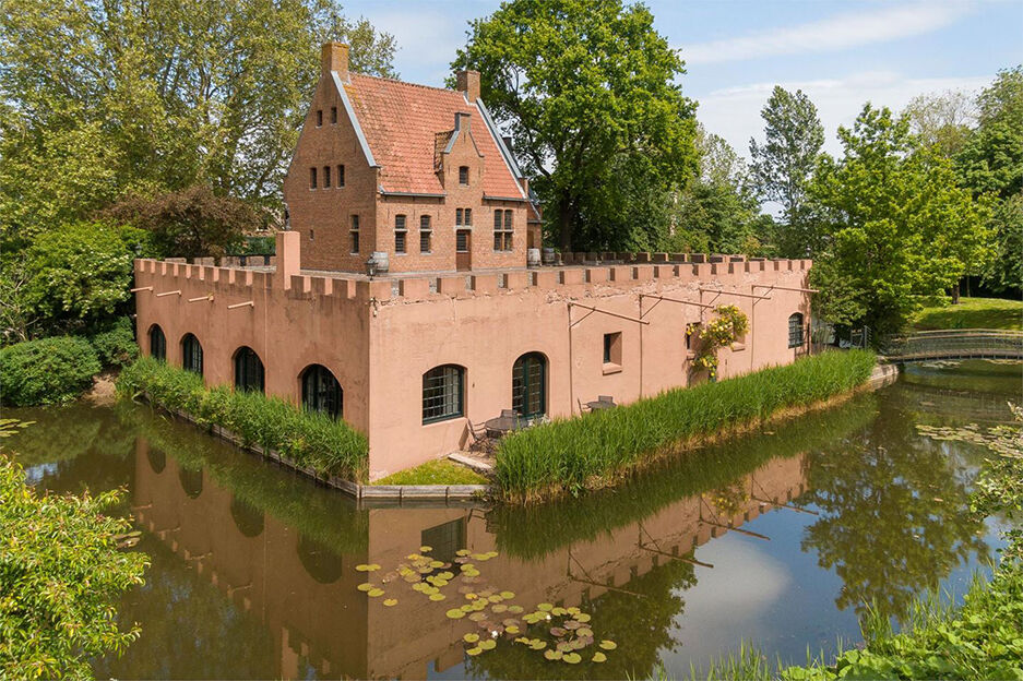 Prinses gezocht: dit écht middeleeuws kasteel staat nu te koop voor 2,7 miljoen