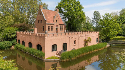 Prinses gezocht: dit écht middeleeuws kasteel staat nu te koop voor 2,7 miljoen