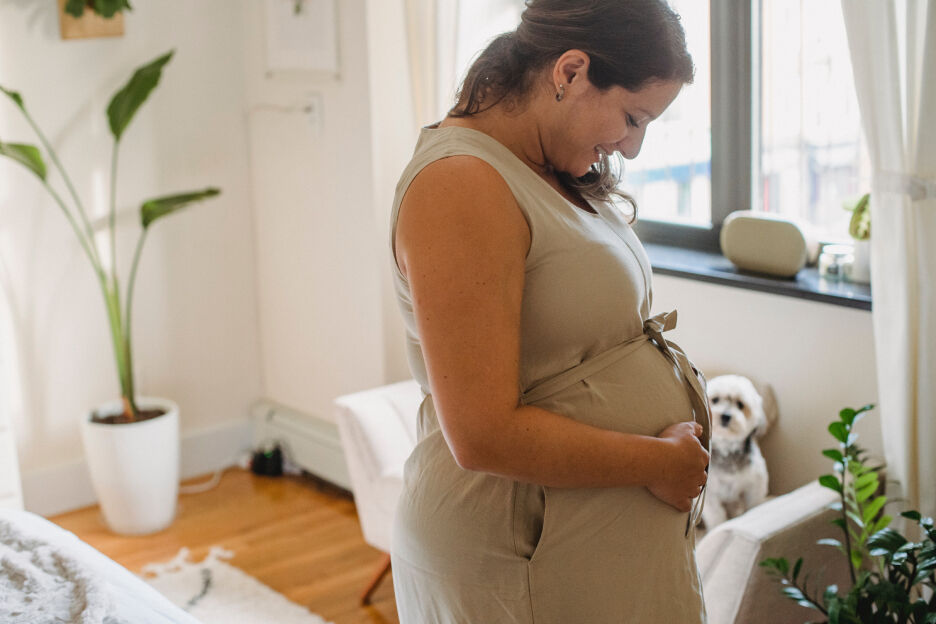 Drukke baby in je buik? Zo wordt-ie kalm