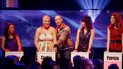 Wie wil er een lekkere vent? Take Me Out komt terug op televisie! (en je kunt je aanmelden)