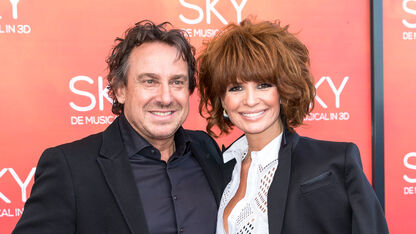 FOTO: Marco en Leontine zijn zoenend gespot