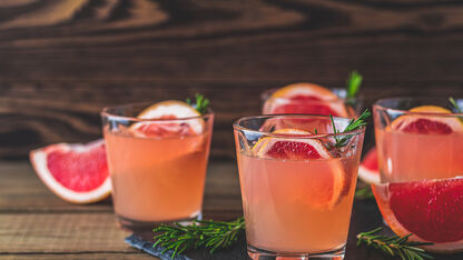 Op zoek naar een lekkere mocktail? Deze alcoholvrije rosé spritzer wil je hebben geprobeerd