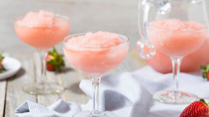 Verfrissend en zoet: zo maak je zelf rosé ijs