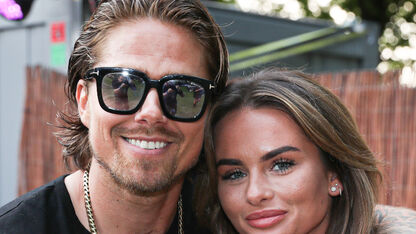 André en Sarah zetten matching tattoo met beladen boodschap: 'Supervet en supersexy'