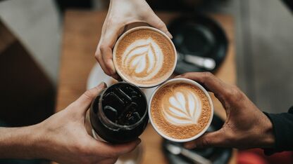 O no! Je 'mag' maar 4 tot 5 kopjes koffie per dag drinken (en wel hierom)