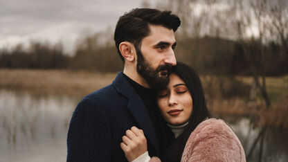 Dit is waarom veel mensen in het najaar verlangen naar een vaste relatie