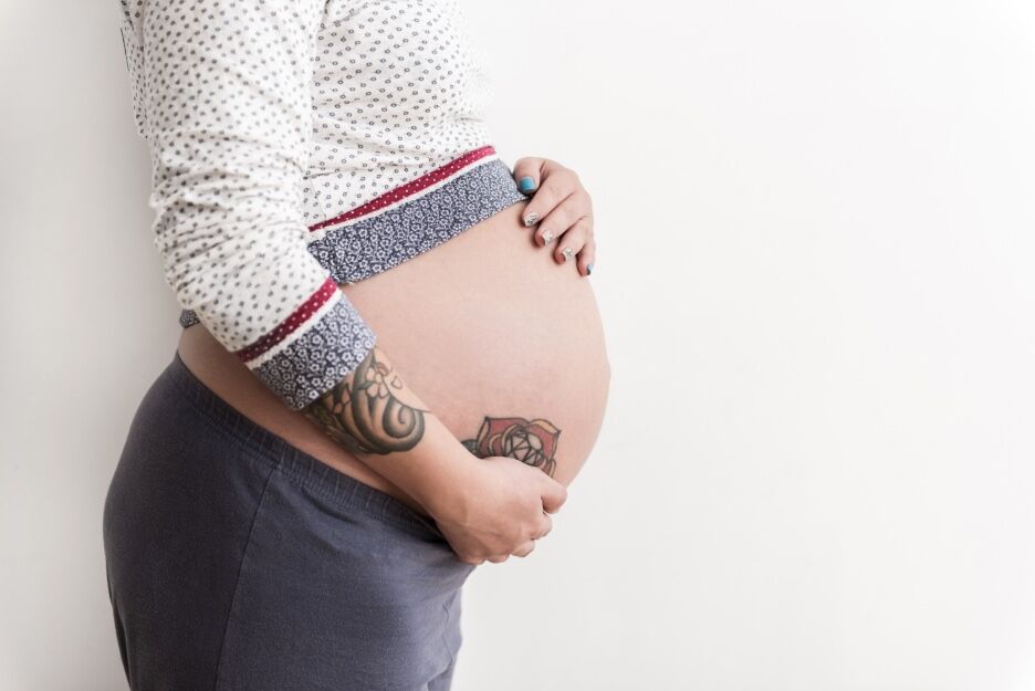 Is een tattoo laten zetten tijdens de zwangerschap gevaarlijk?