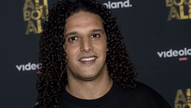 Ali B beroofd bij gewapende overval bij zijn woning in Almere