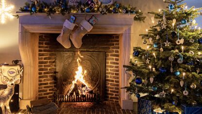 Verplicht een goed gesprek: SBS6 toont met kerst alleen een knisperend haardvuur 