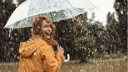 Zo gezond is een wandeling in de stromende regen